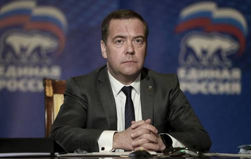 ОХУ: Думын гишүүдийг цалингаа эмч нарт хандивлахыг уриалжээ