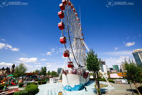 Соёл амралтын хүрээлэнд 
