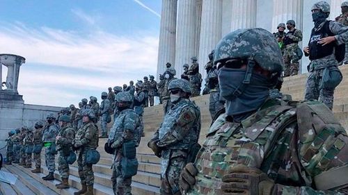 АНУ: Цагаан ордныг цэргийн техникээр хамгаалж байна