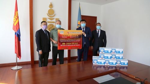 Хандивын аянд нэгдэж, 12000 ширхэг амны хаалт гардууллаа