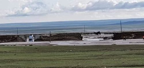 Улаанбаатар-Дорноговь чиглэлийн галт тэрэгний хөдөлгөөнийг түр хугацаанд зогсоолоо