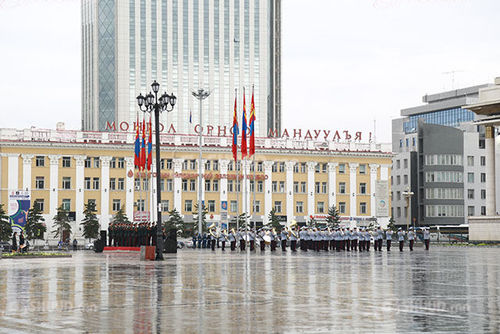 Улаанбаатарт 30 хэм дулаан байна