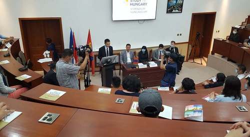 Унгар улсын тэтгэлэгт 200 оюутан шалгарлаа