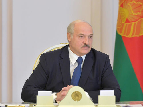 Беларусын эсэргүүцэл: Лукашенко БХЯ, хэвлэл мэдээллийнхэнд үүрэг өгчээ
