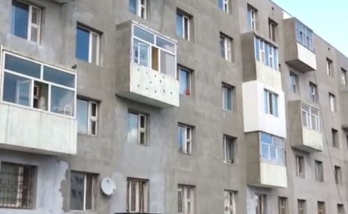 ВИДЕО: “Тайж тамга” компани гадна дулаалгын ажил дутуу хийснээс оршин суугчид хохирч байна