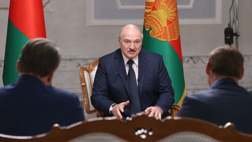 Александр Лукашенко: Би энэ суудалд удсан, гэхдээ зүгээр ч нэг явчихгүй