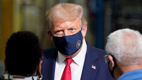 COVID-19: Трамп тусгаарлагдав