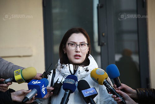 ЭЭЖҮҮД: Үр хүүхдээ алдахаас айж байгаа учраас сайдад  хандаж байна