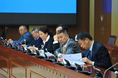 Монгол Улсын 2021 оны төсвийн тухай хуулийн төслүүдийн хоёр дахь хэлэлцүүлгийг хийлээ