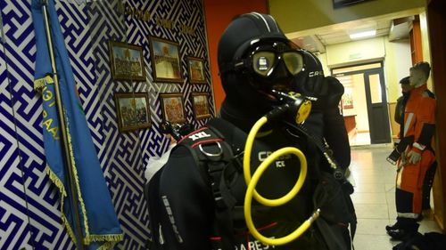 Гүний усны шумбалтын хувцас, хэрэглэлтэй боллоо