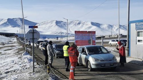 Товчоодоор 932 автомашин нэвтэрч, 899 тээврийн хэрэгсэл гарчээ
