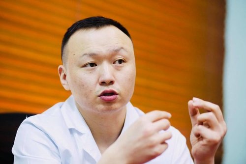 Н.Асралт: УХТЭ-т анх удаа гуяны гадна булчингаар хэл орлуулан суулгах мэс заслыг хийлээ