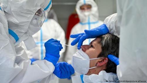 Британийн 7 хүн тутмын 1 нь хуйвалдааны онолд итгэж байна