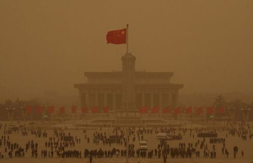 БНХАУ: Шороон шуурганы улмаас 400 нислэг цуцлагджээ