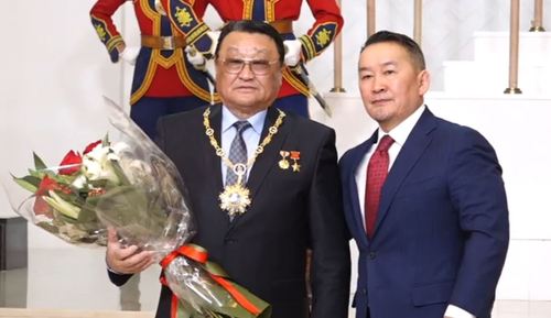 Ж.Гүррагчаа: Би 40 жилийн өмнөх шигээ сандарч байна