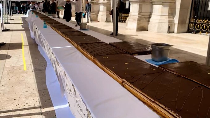 Парист дэлхийн хамгийн том "Опера" бялууг танилцуулжээ