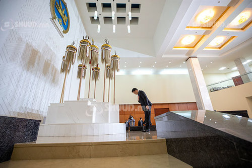 УИХ цар тахлын үед сэргээсэн цэргийн жагсаалаа Тангараг өргөх ёслолын журмаас цуцлах уу