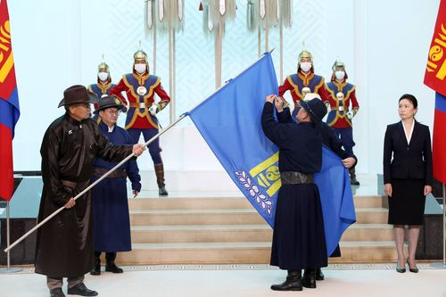 Ерөнхийлөгч Х.Баттулга “Монголын Ардчилсан холбоо” ТББ-ыг Монгол Улсын Баатар цолоор шагналаа