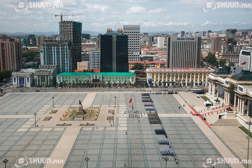 Улаанбаатарт 33 хэм хүрч хална