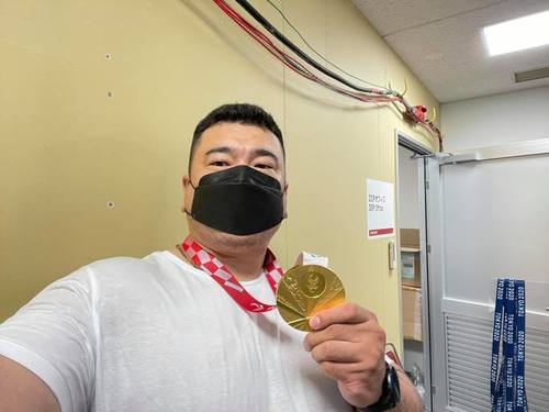 Э.Содномпилжээ: Ээж минь та энэ медалийг авах эрхтэй хүн