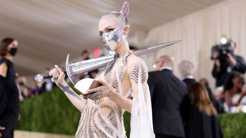 ФОТО:  Met Gala-Загварын ертөнц хөл хорионоос гарав
