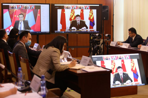 Монголтой хэлэлцээ хийхээс өөр аргагүй Хятадын нөхцөл байдал