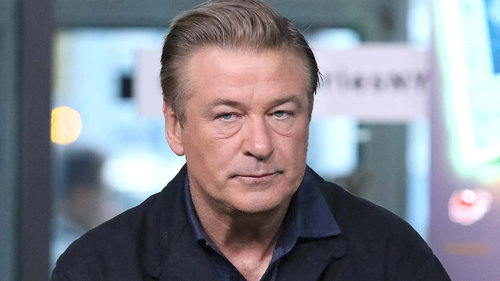 Сум алдсан Алек Болдуин кинондоо санамсаргүйгээр хүн хөнөөсөн хүний дүр бүтээж байгаа гэнэ