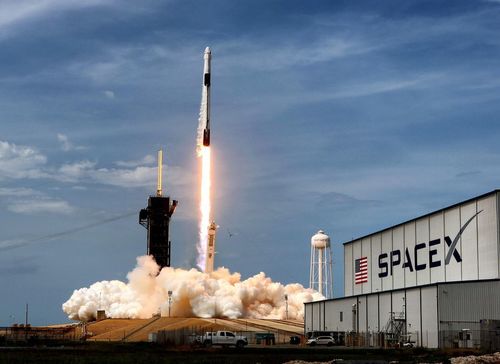 SpaceX компанийн пуужин 48 хиймэл дагуулыг тойрог замд орууллаа