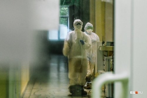 Бээжин: Омикрон халдварын улмаас офисыг ажилтнуудынх нь хамт лацаджээ