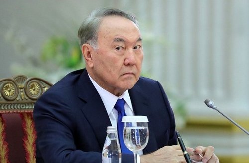 Назарбаев насан туршийн албан тушаалаасаа саллаа