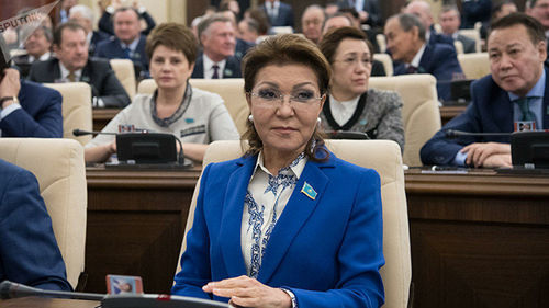 Назарбаевын охин албан тушаалаасаа буув