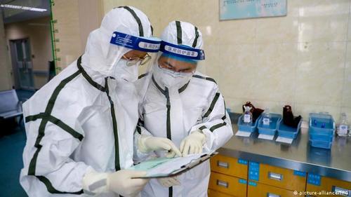Хятадын эрүүл мэндийн шинжээчид Хонконгт ажиллаж байна