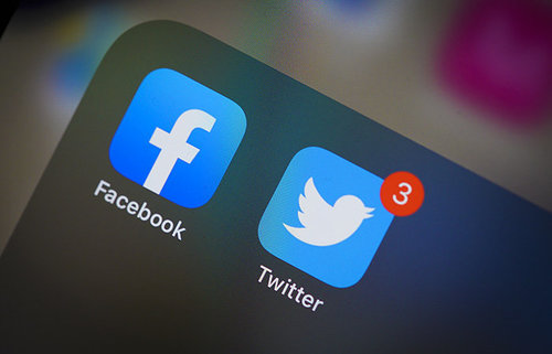 Twitter, Facebook Оросын ЭСЯ-ны постыг устгажээ