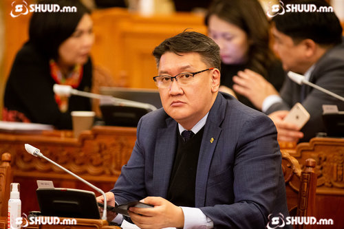 Б.Жавхлан: Ц.Даваасүрэн парламентыг өөрийн улстөрд яаж ашиглаж болдгийг яаруу тодоор харуулж байна