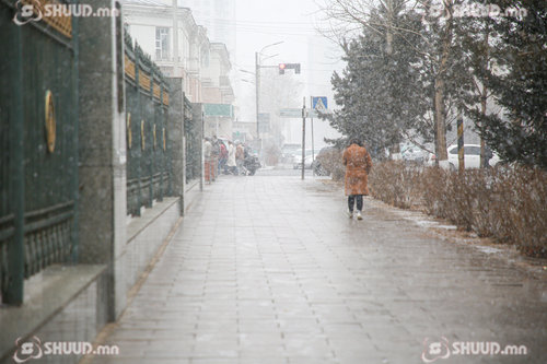 Улаанбаатарт  3 хэм дулаан, цас орно