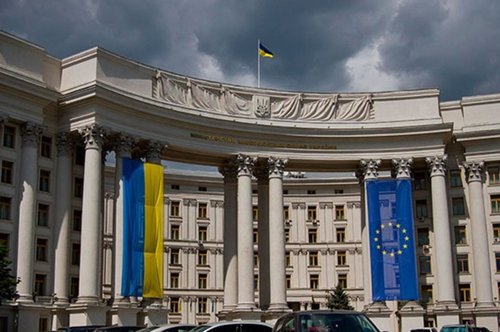 Киевт 16 дипломат төлөөлөгчийн газар үйл ажиллагаагаа сэргээжээ