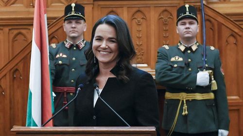 Унгарын анхны эмэгтэй Ерөнхийлөгч үүрэгт ажилдаа орлоо