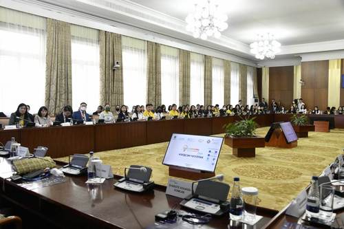 “Өсвөрийн парламент” хөтөлбөрийн хаалтын чуулга уулзалт боллоо