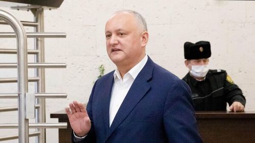 Молдавын Ерөнхийлөгч асан Додон улсаасаа урвасан хэргээр саатуулагджээ
