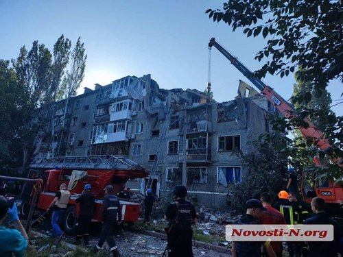 Украины Николаев хот халдлагад өртөж, хоёр хүн амиа алджээ