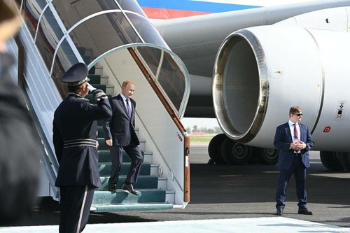 Путин ШХАБ-ын дээд хэмжээний уулзалтад оролцохоор Самаркандад очжээ