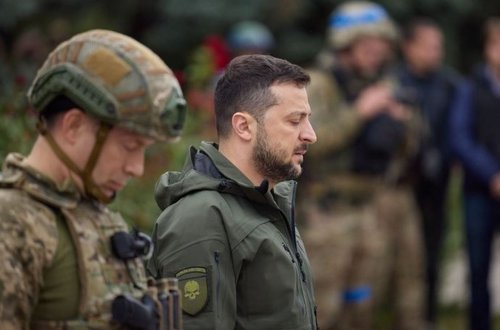 Зеленский: Изюм хотын дээр Украины далбаа мандлаа, бүх сууринд энэ далбаа мандана