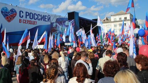 Луганск, Донецкийг ОХУ-д нэгтгэх олон нийтийн санал асуулгын тов гарчээ