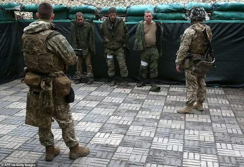 Украины тагнуул: Бууж өгөх гэсэн оросууд олноороо бидэнд хандаж байна