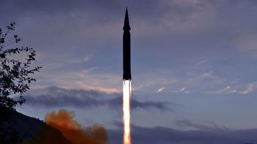 Хойд Солонгос Япон тэнгисийн зүг пуужин харвалаа