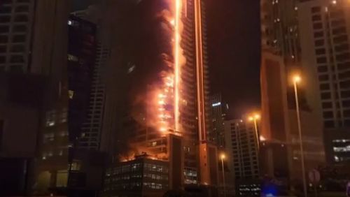 ВИДЕО: Дубайн өндөр барилгад гал гарч, бүх давхар галд автжээ