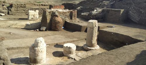 Тутанхамоны бунхны ойролцоогоос үл мэдэгдэх хатны бунхан олджээ