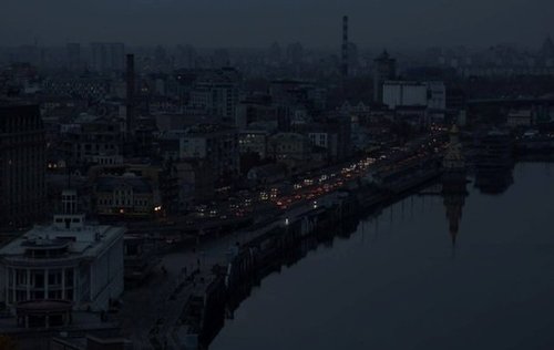 Зеленский: Украинд 10 сая хүн гэрэл цахилгаангүй байна