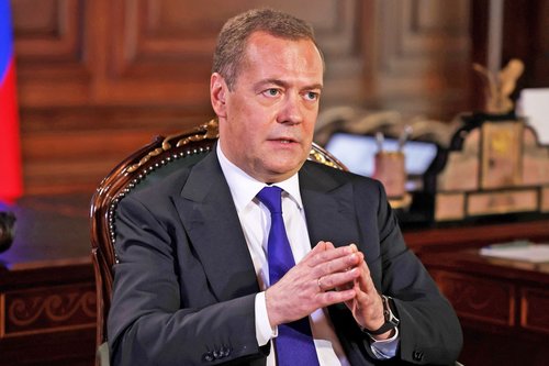 Медведев: Хөнөөгдсөн орос хүн бүрийн төлөө өшөө авна