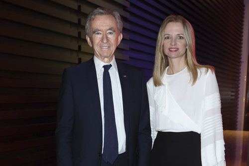 LVMH группийн ерөнхийлөгч Бернар Арно охиноо Dior компанийн захирлаар томилжээ 